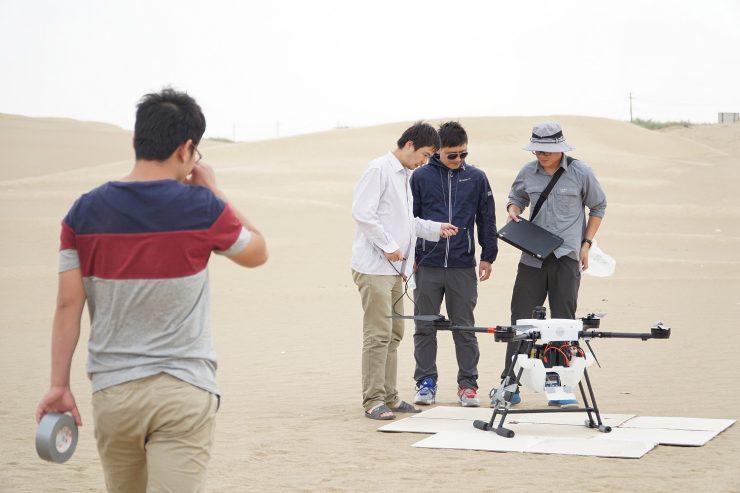 塔克拉瑪干沙漠首次開展無(wú)人機(jī)探測(cè)試驗(yàn)|塔克拉瑪干沙漠首次開展無(wú)人機(jī)探測(cè)試驗(yàn)